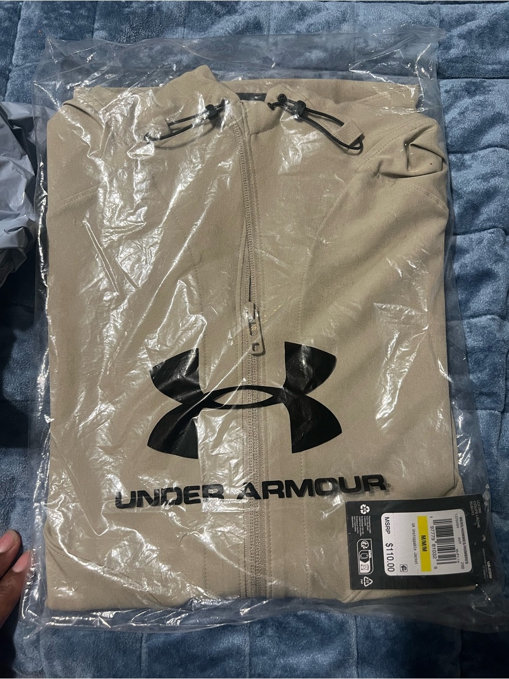 Under Armour Men's Cream Hooded Lightweight Jacket with Contrast Trim - Picture 2 of 2